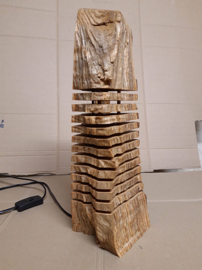 lampe-bois-bûche-frêne