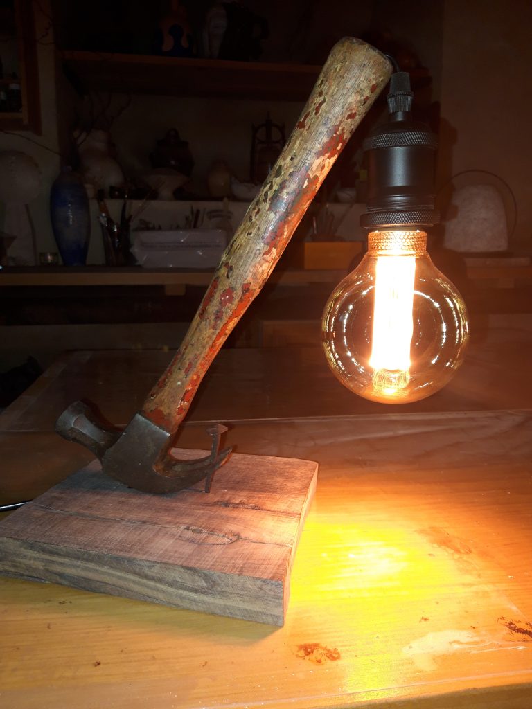 lanatureenlumiere-Lampe-marteau-vieux-clou-fer-forgé-décoration-luminaire-