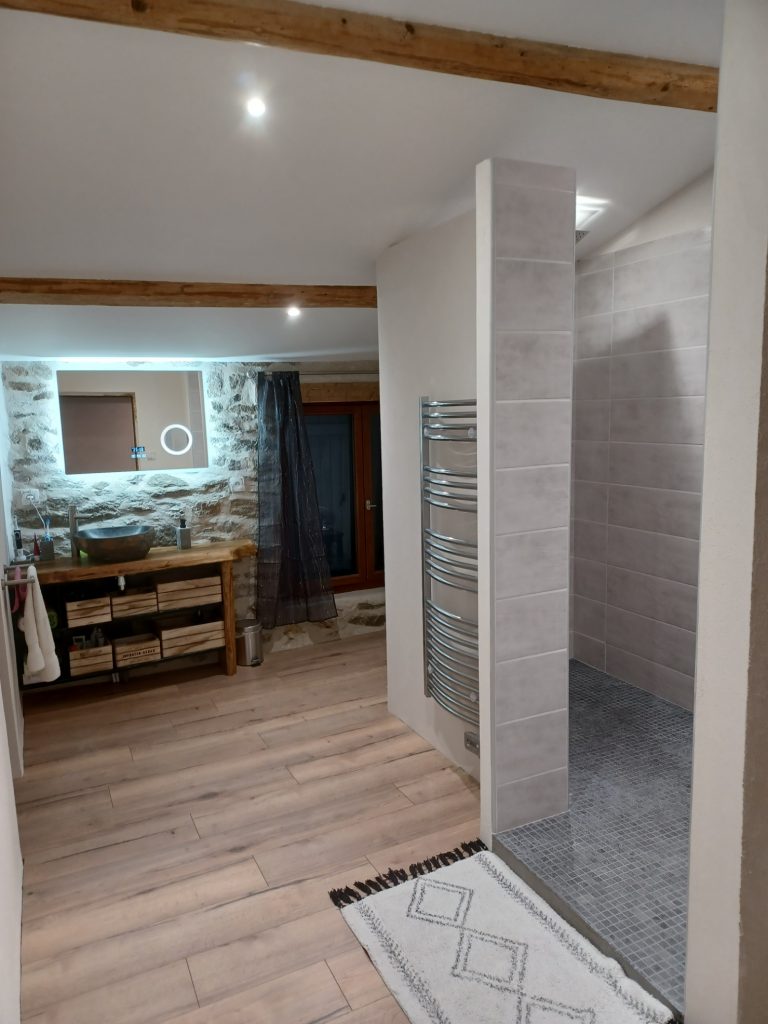 lanatureenlumiere-salle-de-bain-nature-meuble-vasque-pierre-